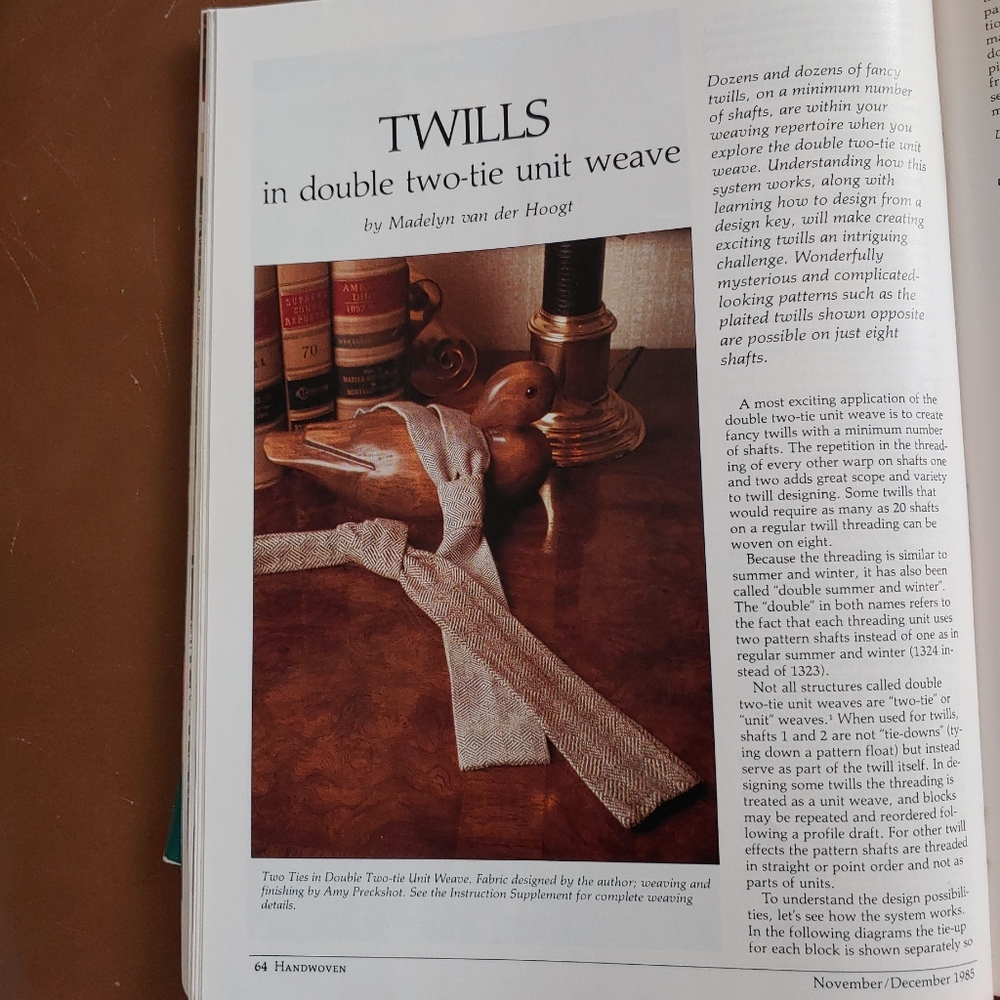 HANDWOVEN Weaving Magazine 1985 - Picture 6 of 10